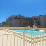Апартаменти Centre Port,piscine Et Parking Sous Terrain