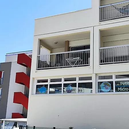 Апартаменти Centre Port,piscine Et Parking Sous Terrain *