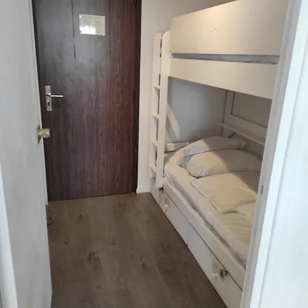 Orion Position Piscine Parking Prive Terrasse