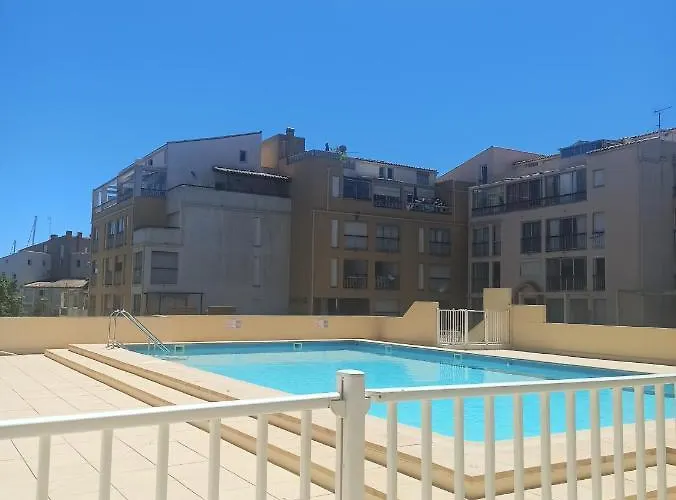 Apartment Centre Port,piscine Et Parking Sous Terrain